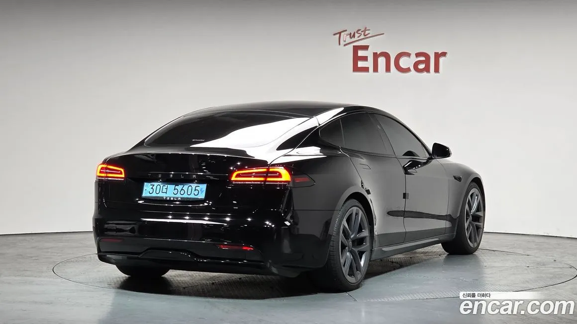 Tesla Model S — фото 5