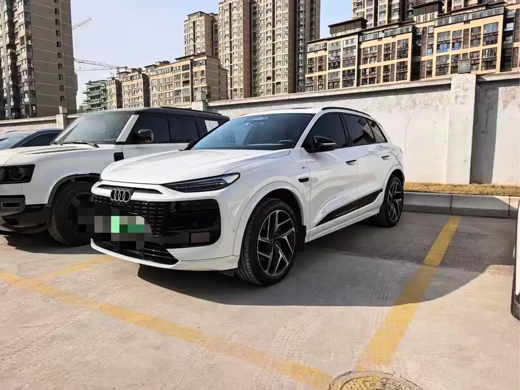 Audi Q6L e-tron — фото 2