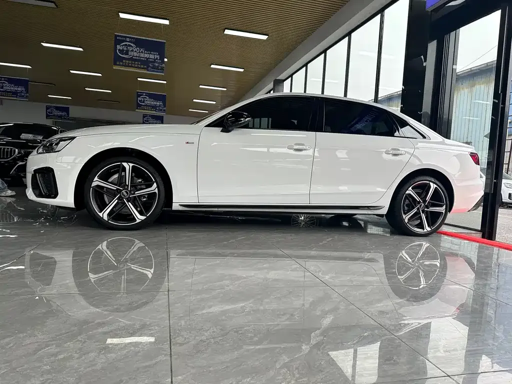 Audi A4L — фото 10