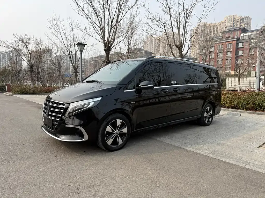 Mercedes-Benz V-Class — фото 1