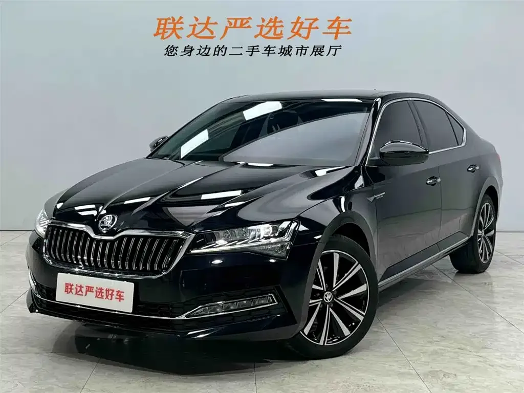 Skoda Superb — фото 1