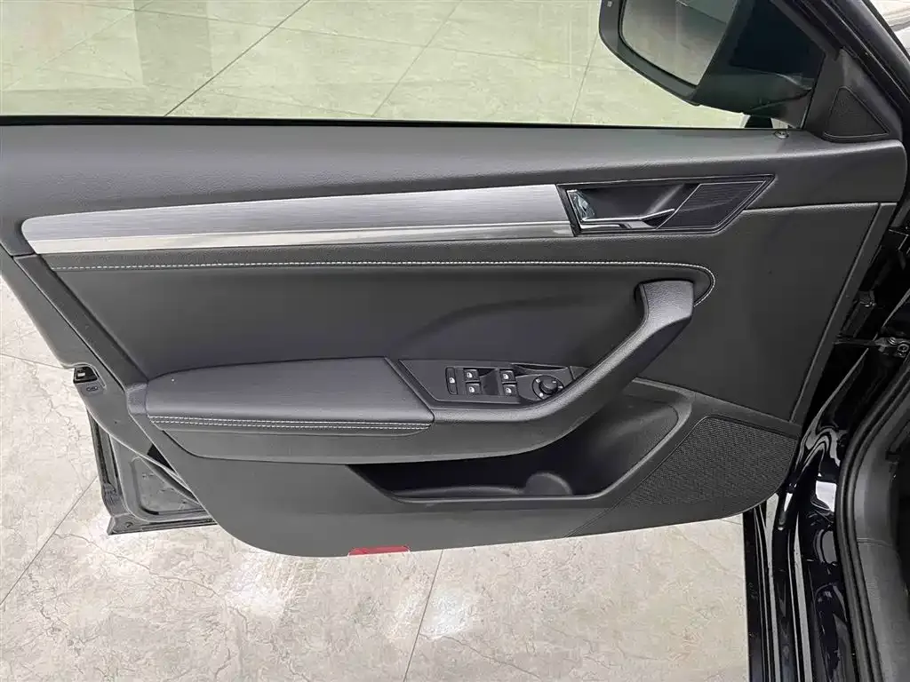 Skoda Superb — фото 6