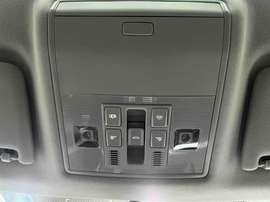Skoda Superb — фото 10