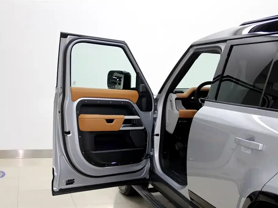 Land Rover Defender — фото 4