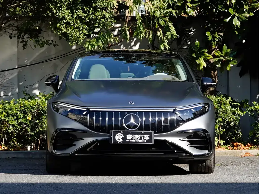 Mercedes-Benz EQS AMG — фото 7