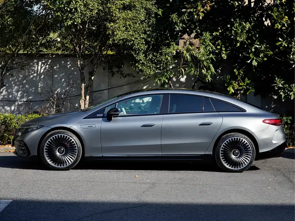 Mercedes-Benz EQS AMG — фото 6
