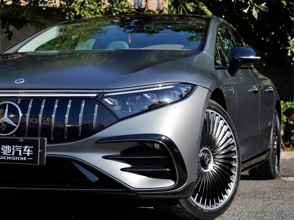 Mercedes-Benz EQS AMG — фото 4