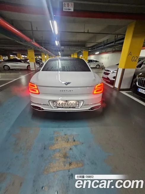 Bentley Flying Spur — фото 5
