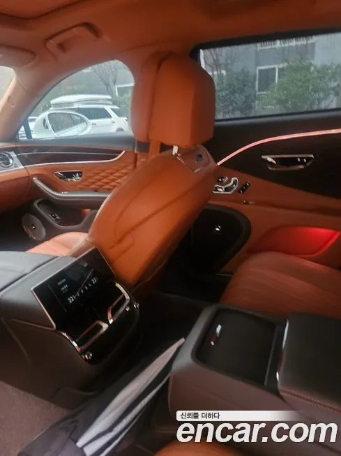 Bentley Flying Spur — фото 7