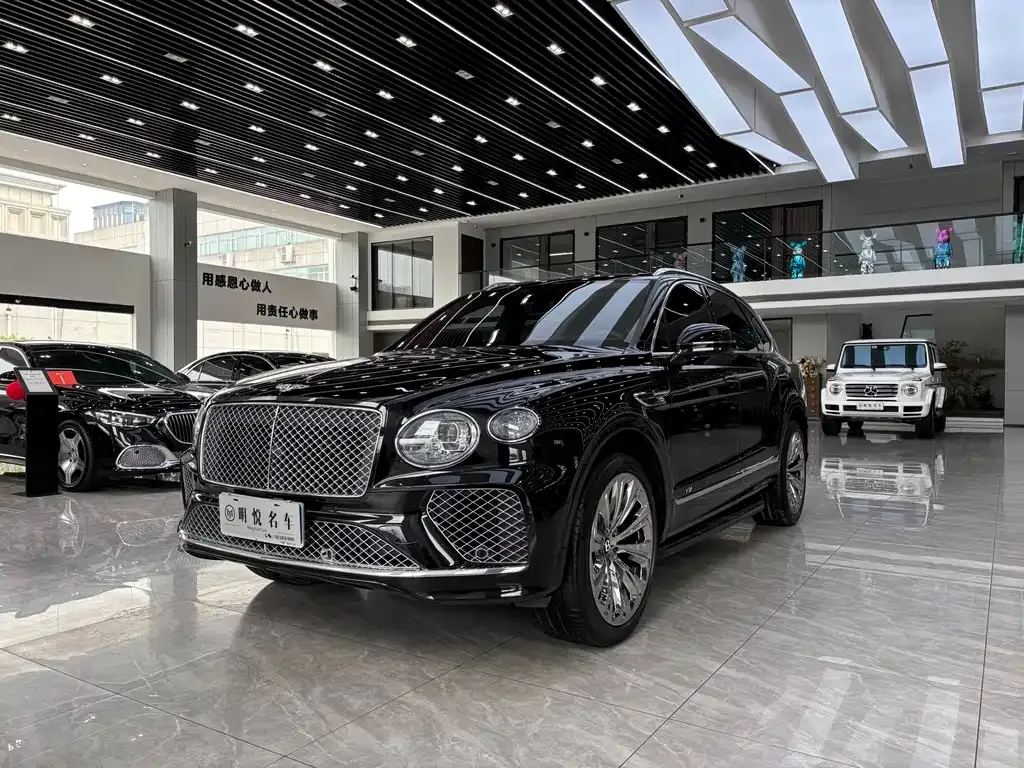 Bentley Bentayga — фото 1