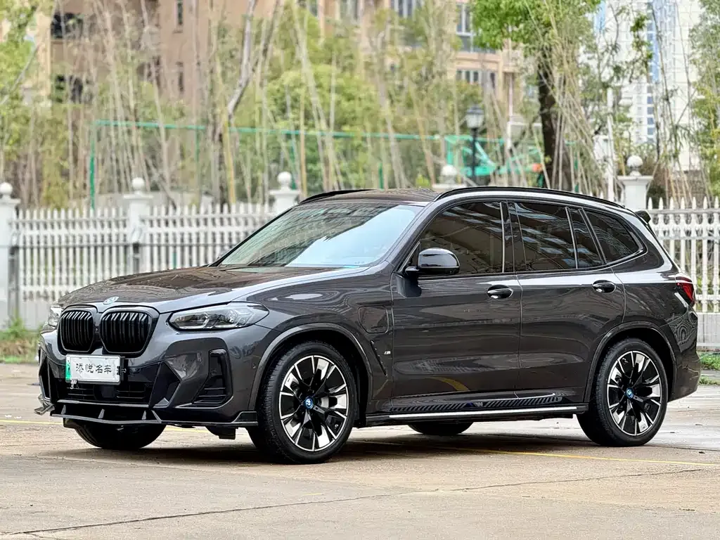 BMW iX3 — фото 2