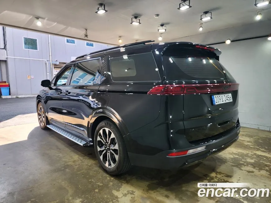 Kia Carnival — фото 10