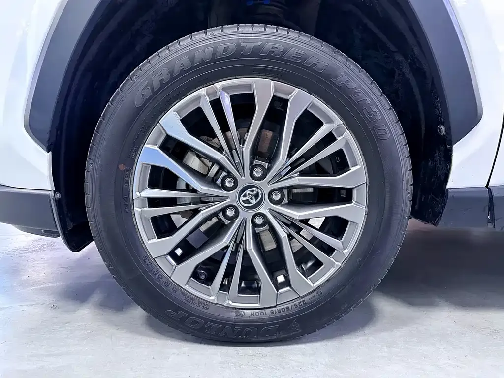 Toyota Wildlander — фото 10