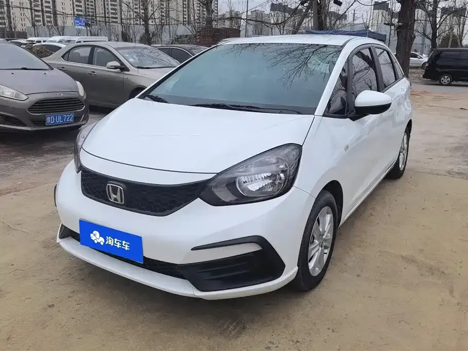 Honda Fit — фото 1