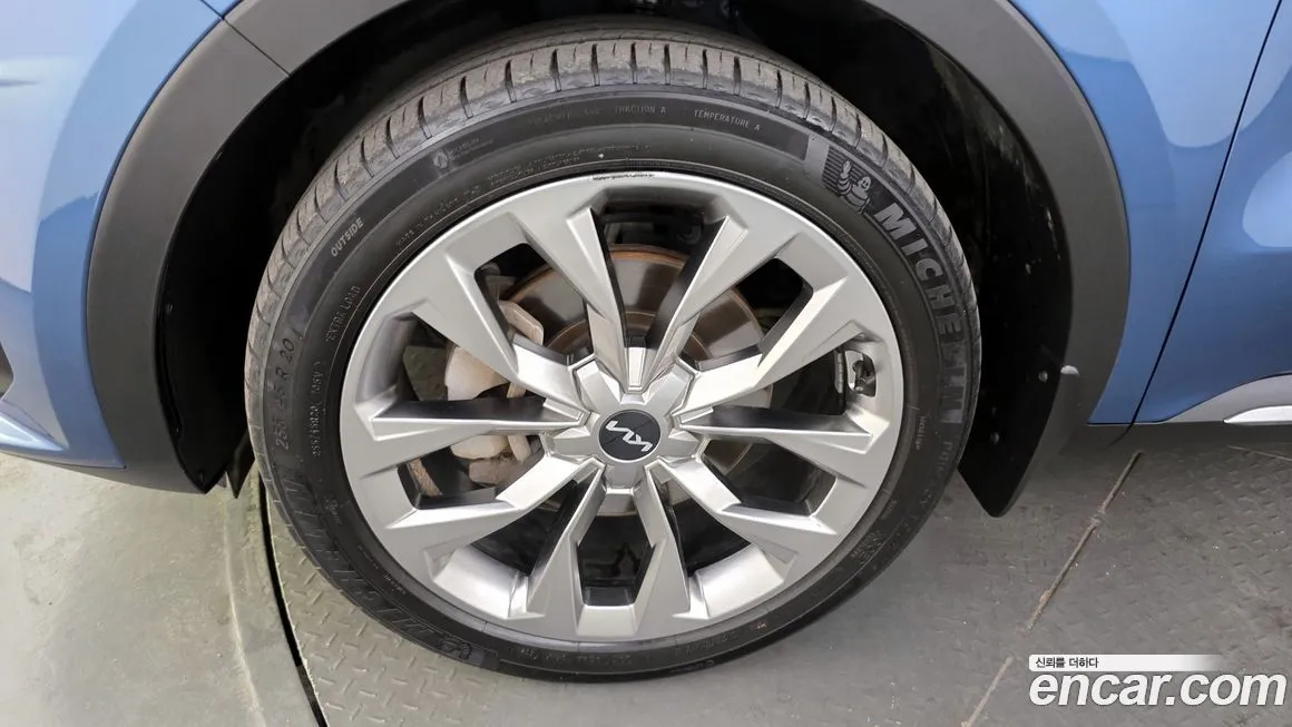 Kia Sorento — фото 4