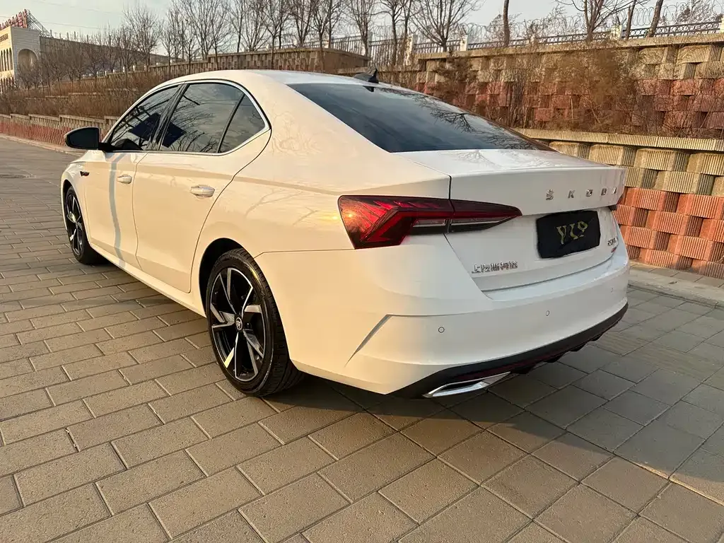 Skoda Octavia — фото 10
