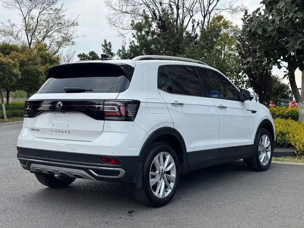 Volkswagen T-Cross — фото 10