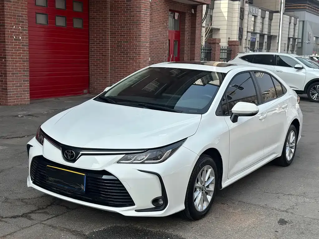Toyota Corolla — фото 1
