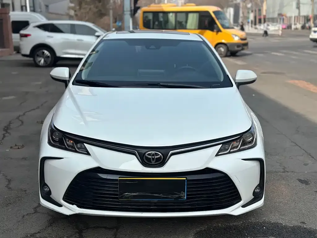 Toyota Corolla — фото 10