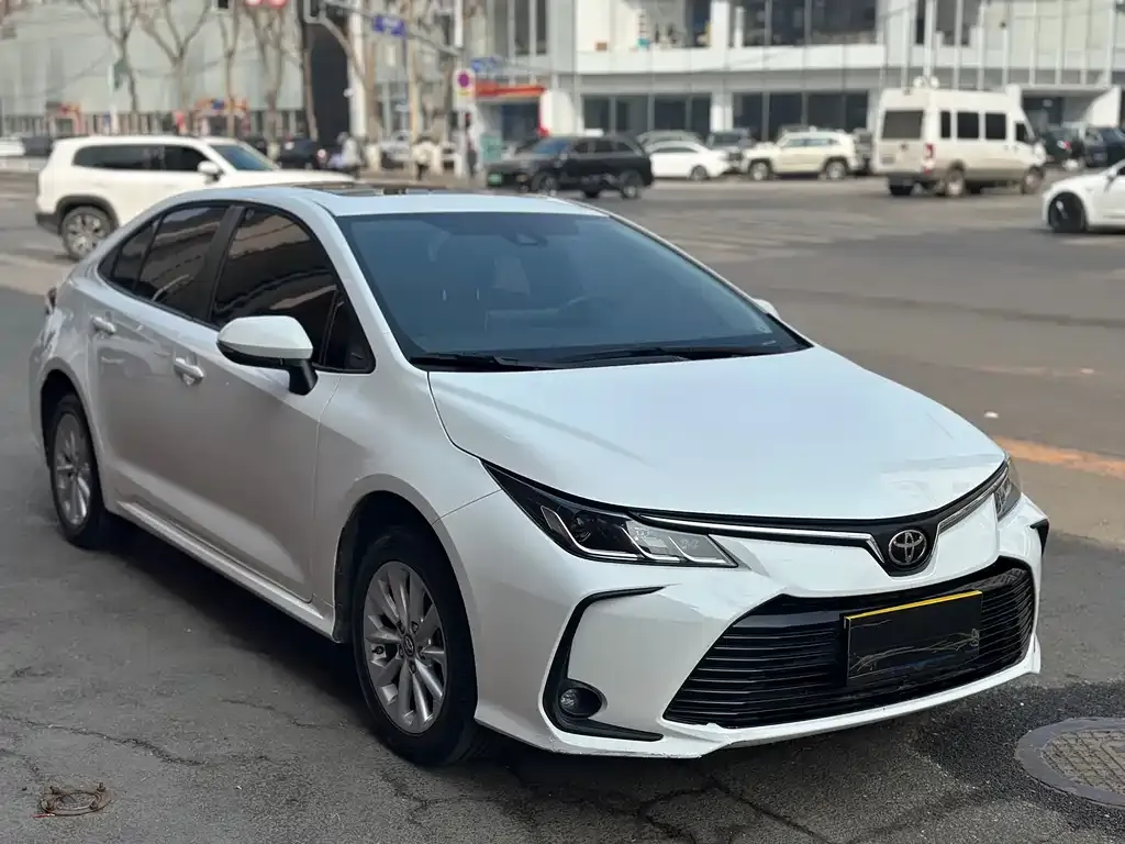 Toyota Corolla — фото 6