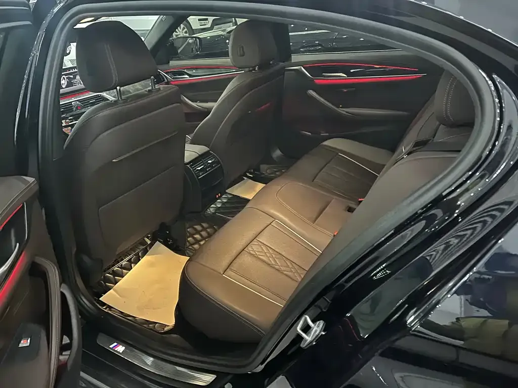 BMW 5 Series — фото 10