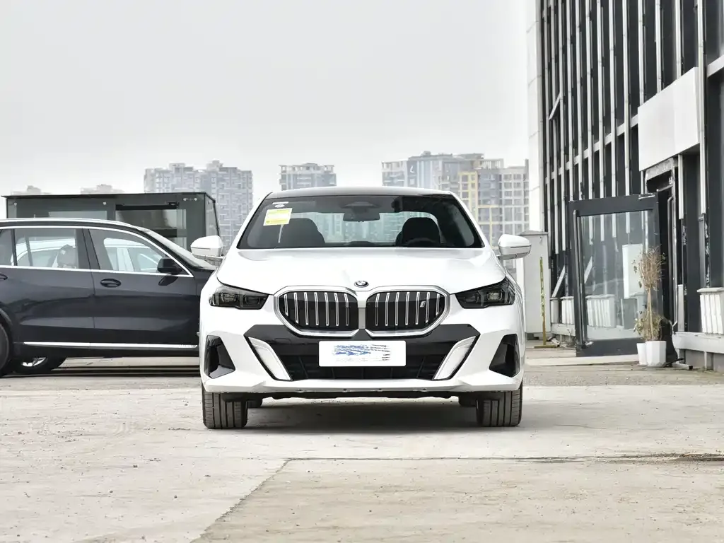 BMW i5 — фото 4