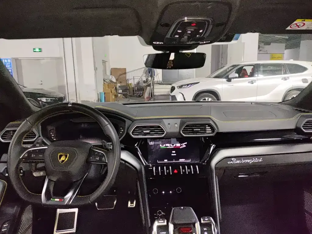 Lamborghini Urus — фото 3