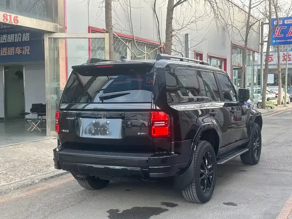 Toyota Prado — фото 10