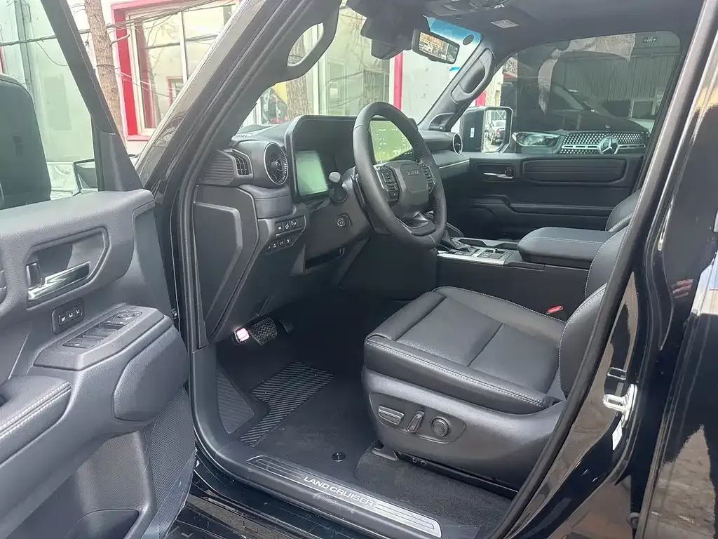 Toyota Prado — фото 2