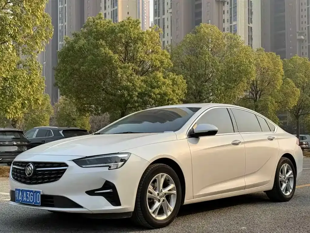 Buick Regal — фото 1