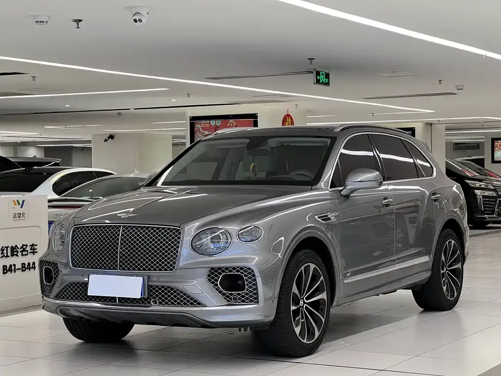Bentley Bentayga — фото 1
