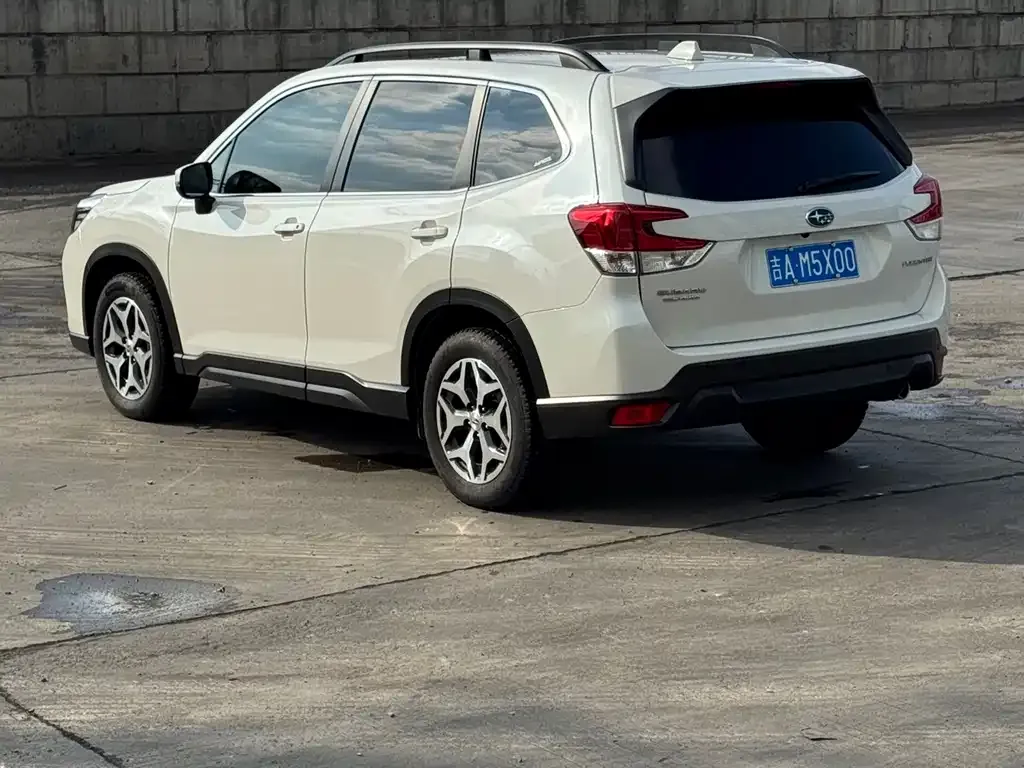 Subaru Forester — фото 4