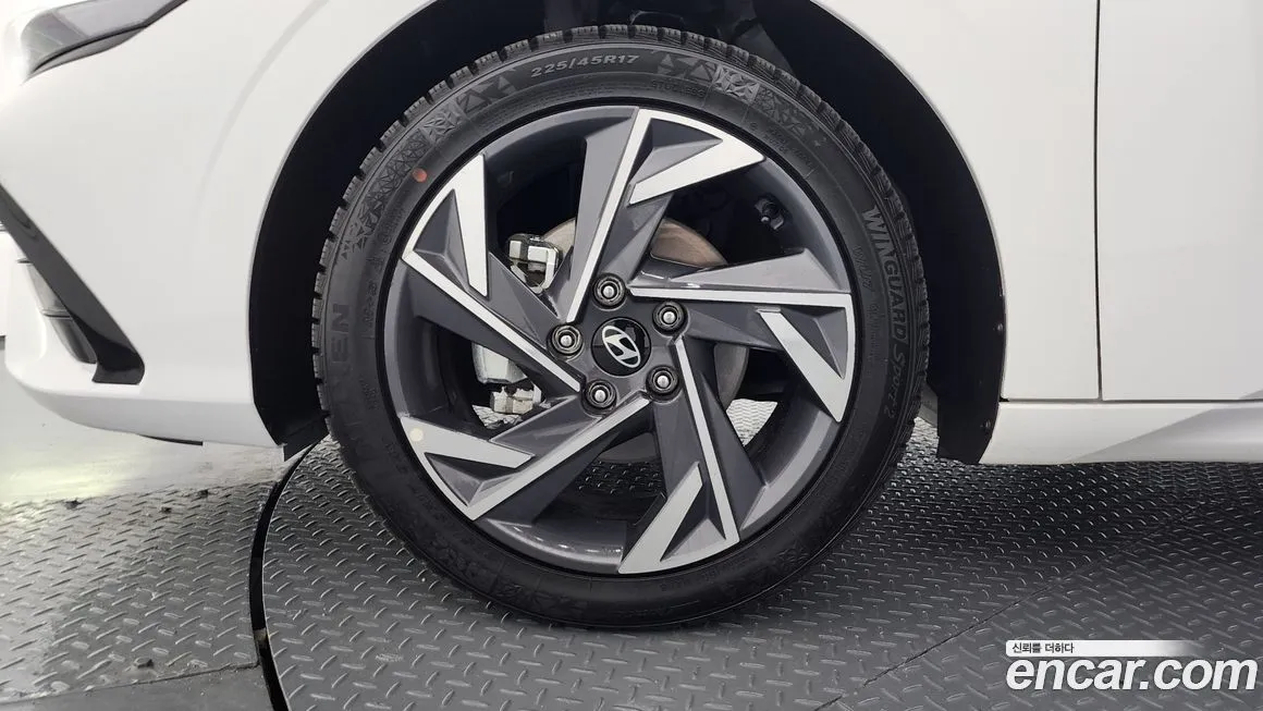 Hyundai AVANTE — фото 8