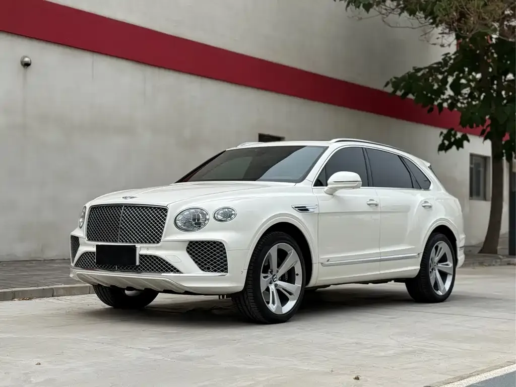 Bentley Bentayga — фото 1