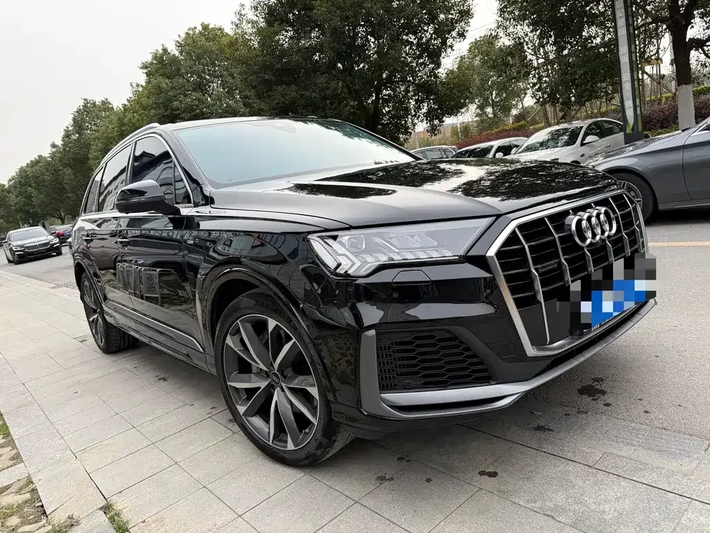 Audi Q7 — фото 7