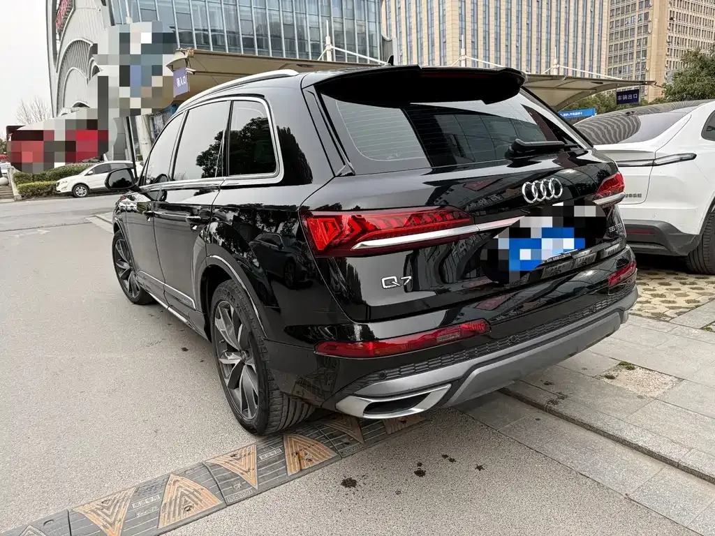 Audi Q7 — фото 5