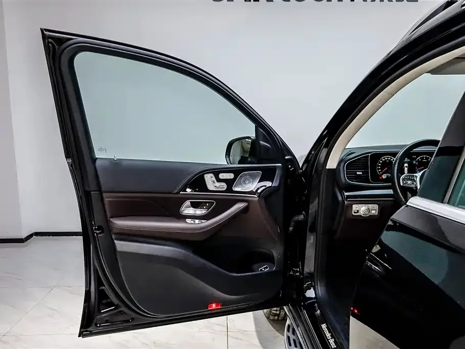 Mercedes-Benz GLS — фото 4