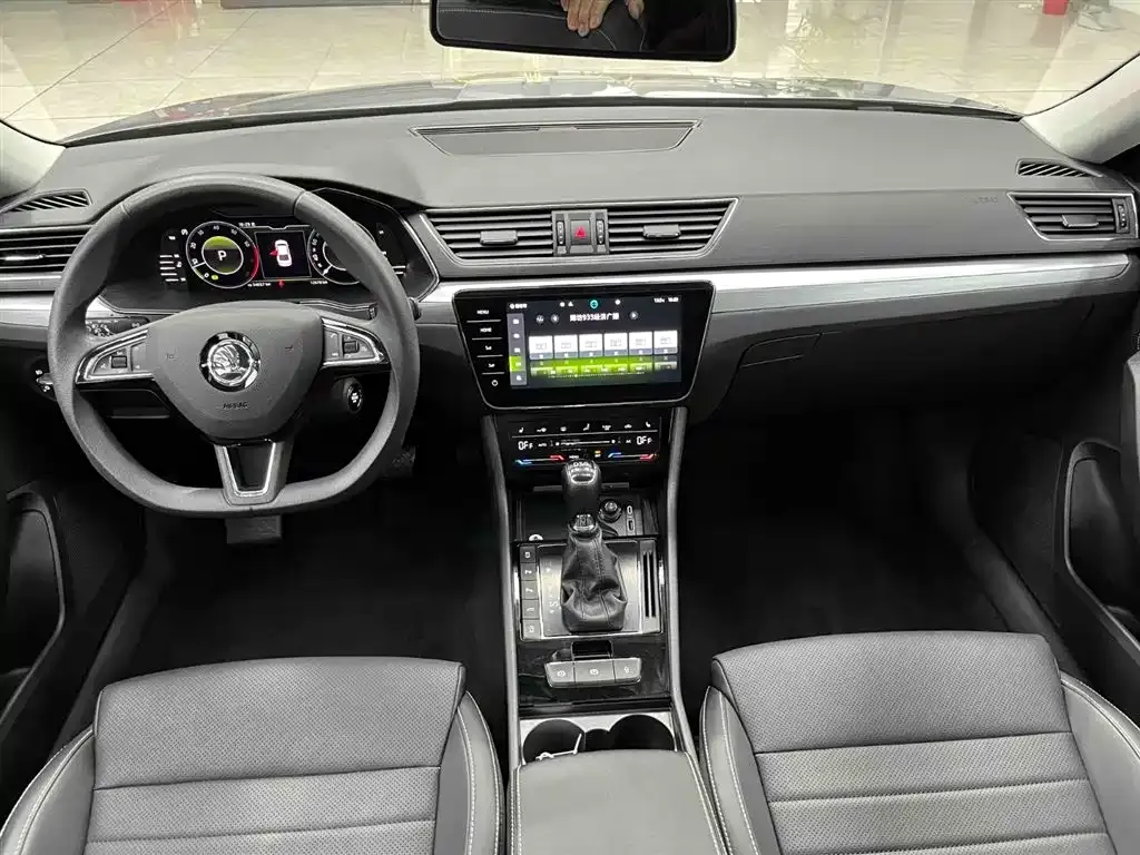 Skoda Superb — фото 6