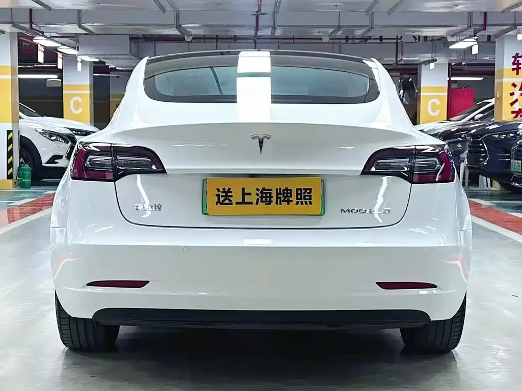 Tesla Model 3 — фото 9