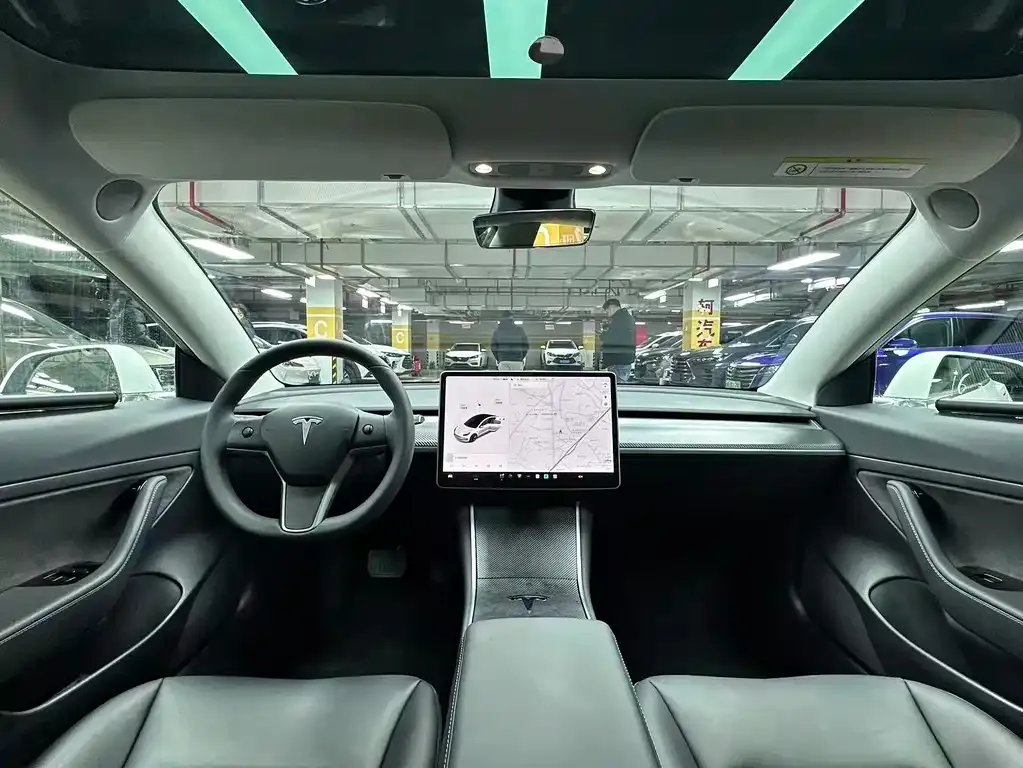 Tesla Model 3 — фото 7