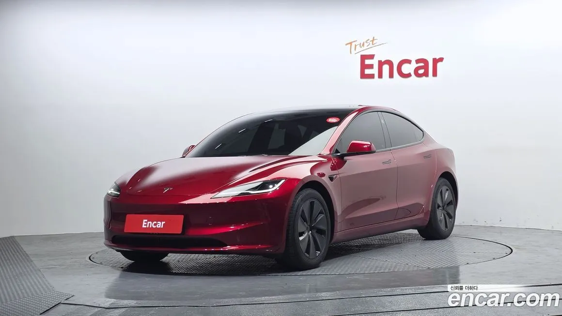 Tesla Model 3 — фото 1