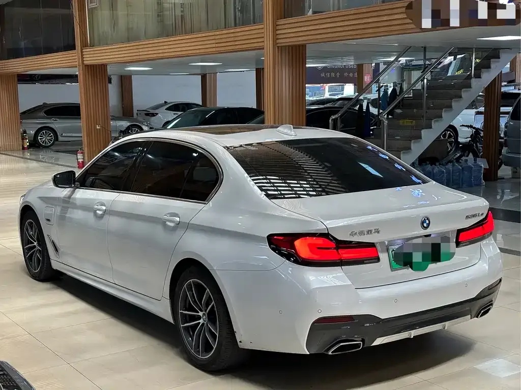 BMW 5 Series New Energy — фото 2