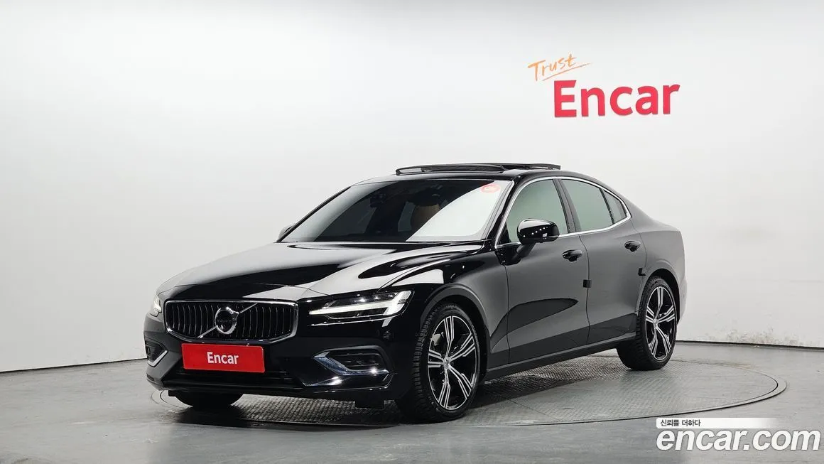 Volvo S60 — фото 1