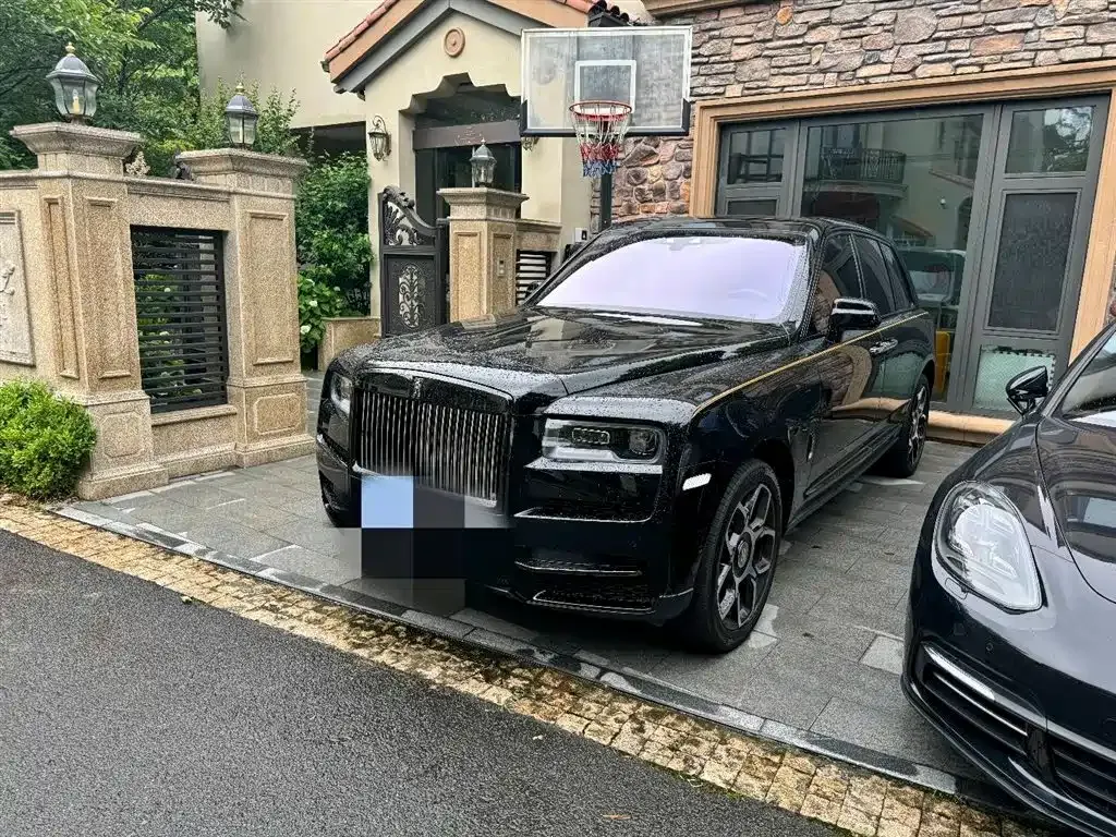 Rolls-Royce Cullinan — фото 1