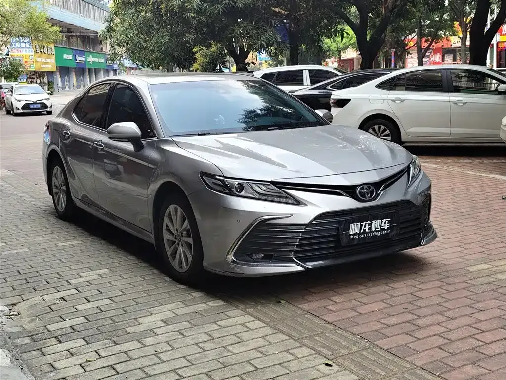 Toyota Camry — фото 8