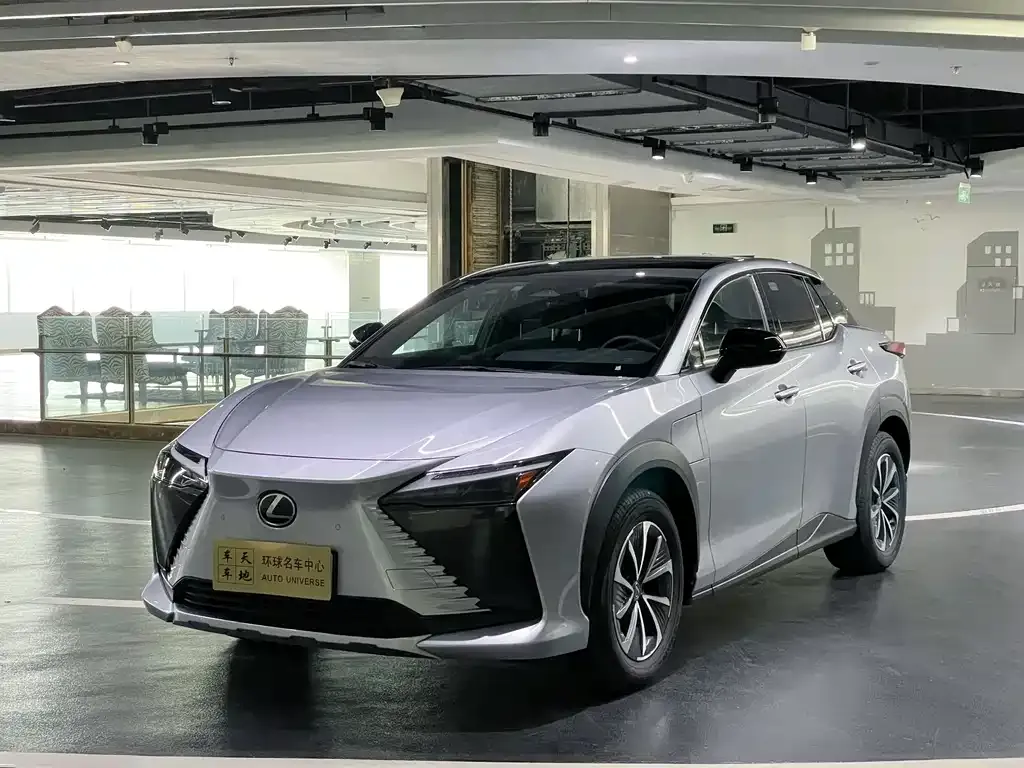 Lexus RZ — фото 1