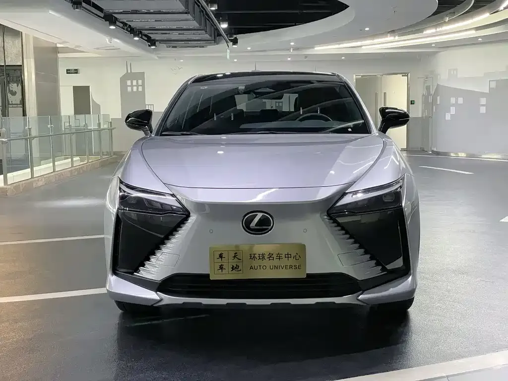 Lexus RZ — фото 2