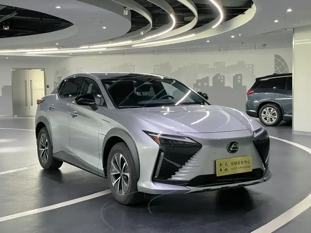 Lexus RZ — фото 6