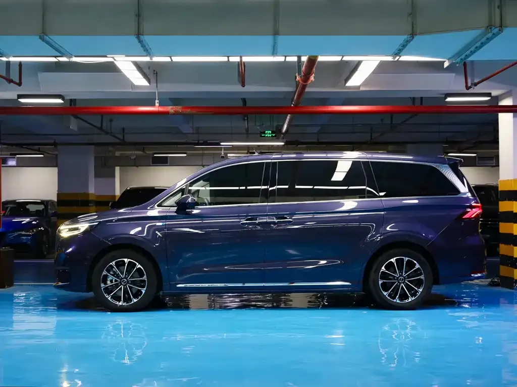 Roewe iMAX8 — фото 10