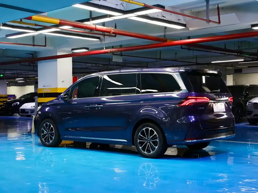 Roewe iMAX8 — фото 6